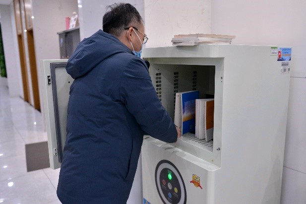 不平凡的坚守：七位平均年龄56岁的“老同志”撑起了一座图书馆